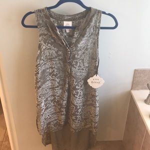 Knox Rose high low top. NWT size small